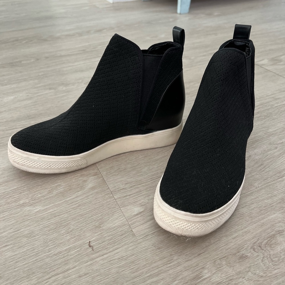 Steve Madden Black High Top Platform Sneakwrs Size 7.5M